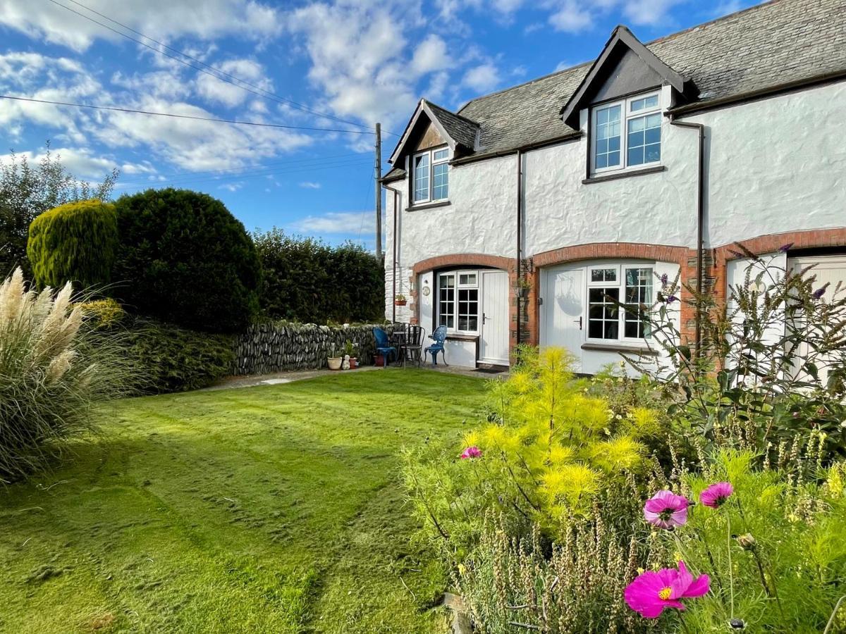 Honeysuckle Cottage Ilfracombe Exterior photo